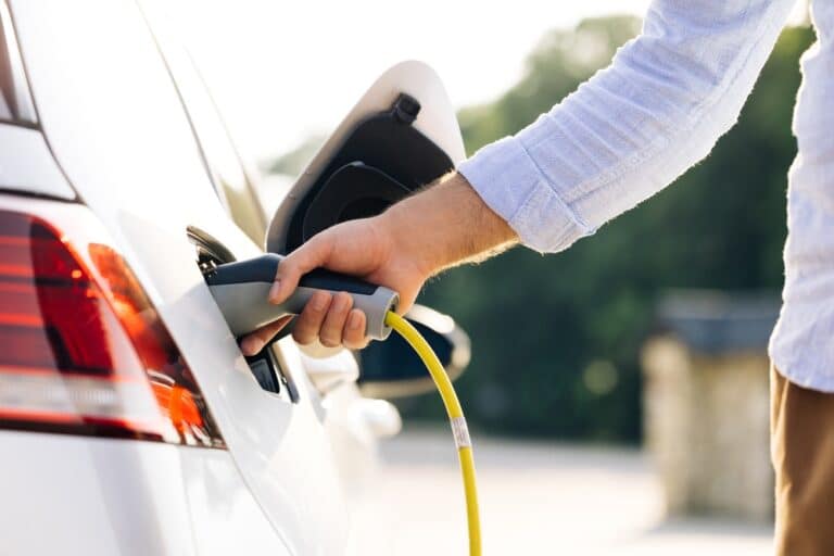Der Aufstieg der E-Autos: Ein Blick in die Zukunft der Elektromobilität