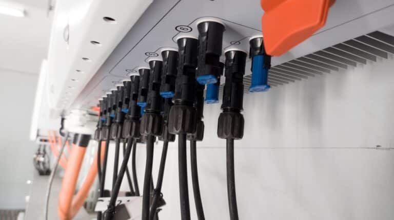 Effizienz von Wechselrichtern: Einfluss auf die Gesamtleistung der PV-Anlage