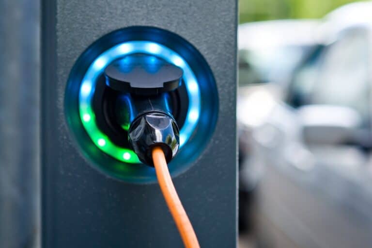 Elektroautos und Photovoltaikanlagen für eine nachhaltige Zukunft