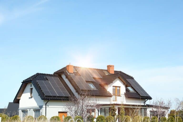 Integration von Photovoltaikanlagen in bestehende Gebäude