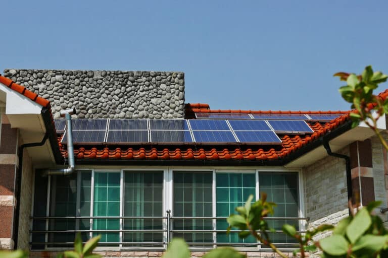 Vom Netzunabhängigen Leben Autarkie durch Photovoltaikanlagen